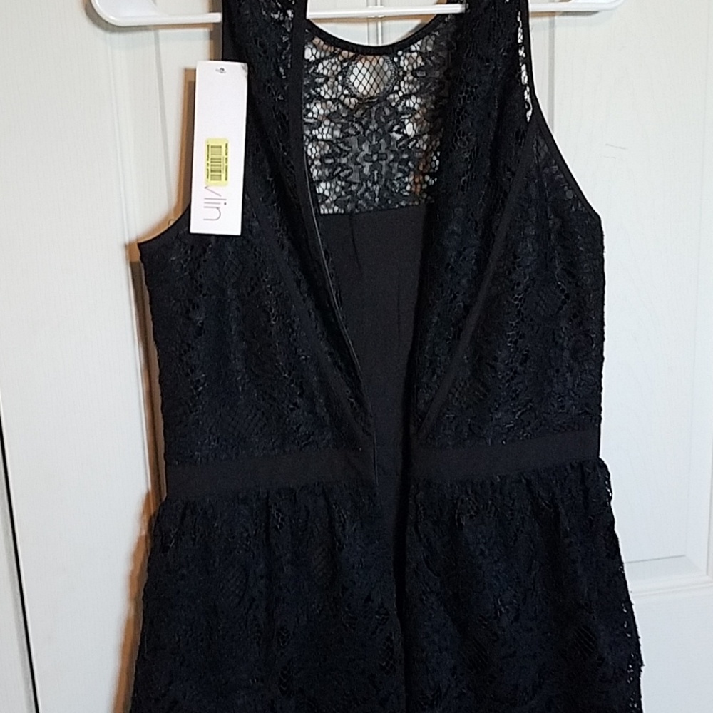 Black lace dress - Picture 2 of 4